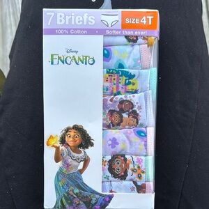 Disney Encanto Girls' Briefs Set Size 4T New with tags